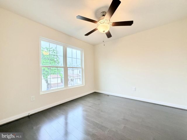 606 SHEPHERD ST, Fredericksburg, VA 22401