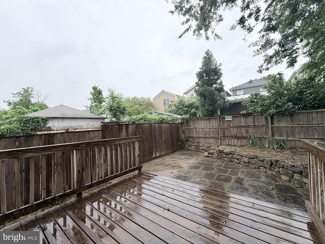 606 SHEPHERD ST, Fredericksburg, VA 22401