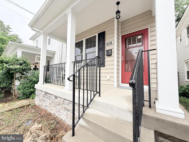 606 SHEPHERD ST, Fredericksburg, VA 22401