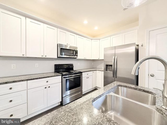 606 SHEPHERD ST, Fredericksburg, VA 22401