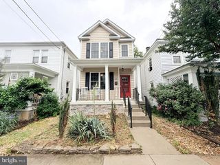 606 SHEPHERD ST, Fredericksburg, VA 22401