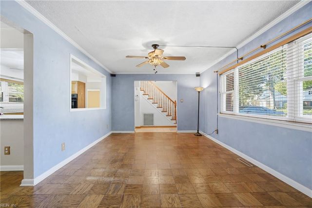 512 Kirkwood LN, Virginia Beach, VA 23452