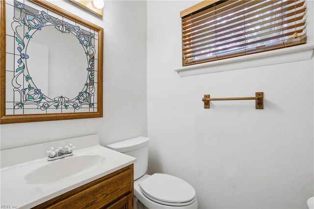 512 Kirkwood LN, Virginia Beach, VA 23452