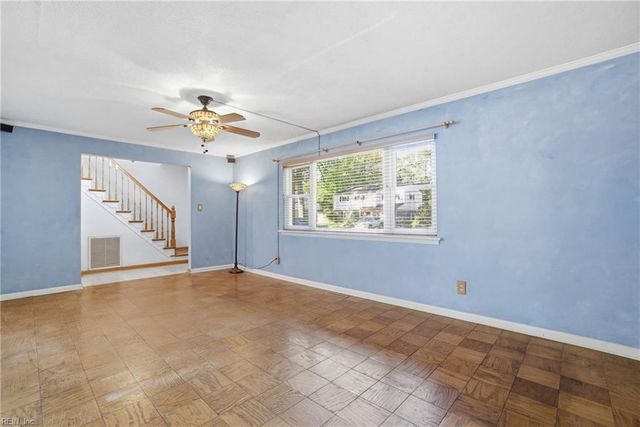 512 Kirkwood LN, Virginia Beach, VA 23452