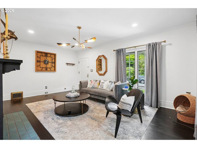 2730 Sw OLD ORCHARD Rd, Portland, OR 97201