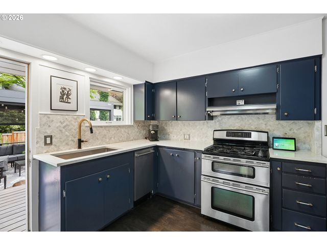 2730 Sw OLD ORCHARD Rd, Portland, OR 97201