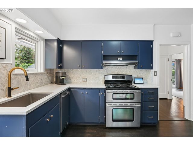 2730 Sw OLD ORCHARD Rd, Portland, OR 97201