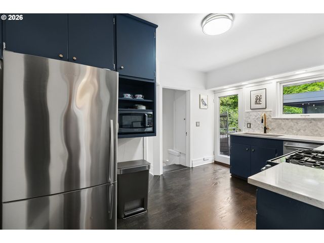 2730 Sw OLD ORCHARD Rd, Portland, OR 97201