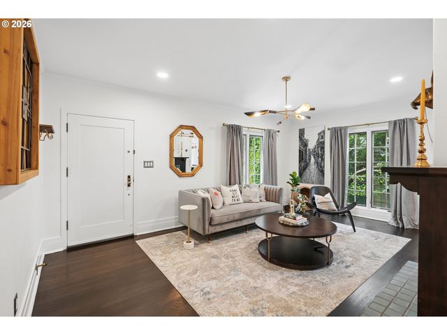 2730 Sw OLD ORCHARD Rd, Portland, OR 97201