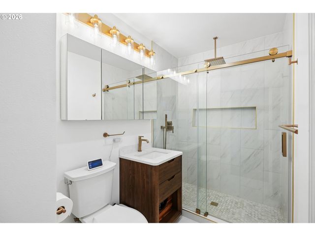 2730 Sw OLD ORCHARD Rd, Portland, OR 97201