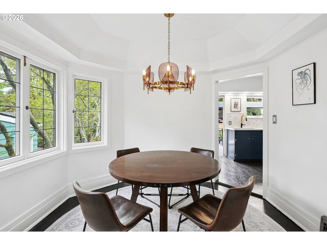 2730 Sw OLD ORCHARD Rd, Portland, OR 97201