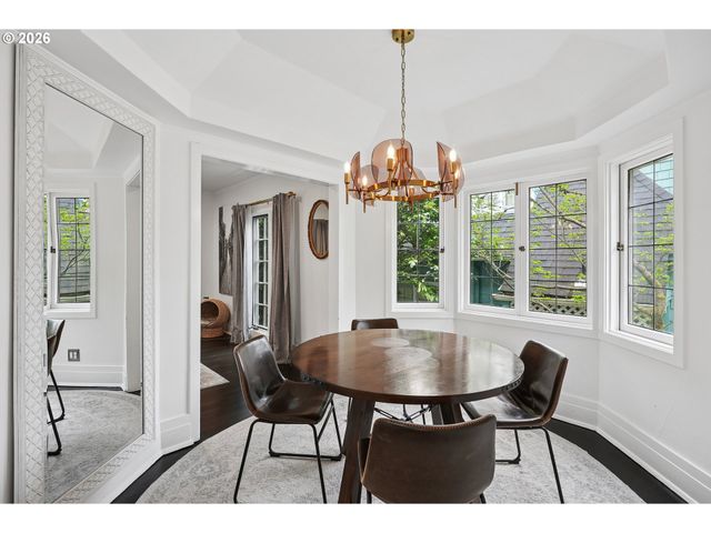 2730 Sw OLD ORCHARD Rd, Portland, OR 97201