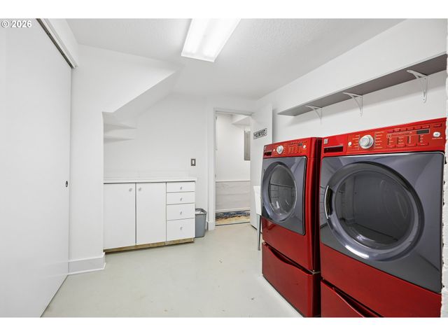 2730 Sw OLD ORCHARD Rd, Portland, OR 97201