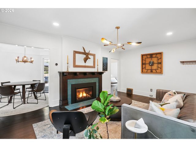 2730 Sw OLD ORCHARD Rd, Portland, OR 97201