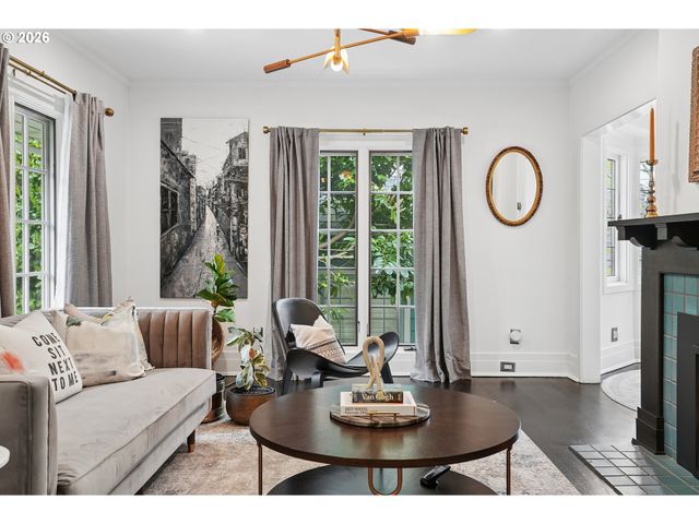 2730 Sw OLD ORCHARD Rd, Portland, OR 97201