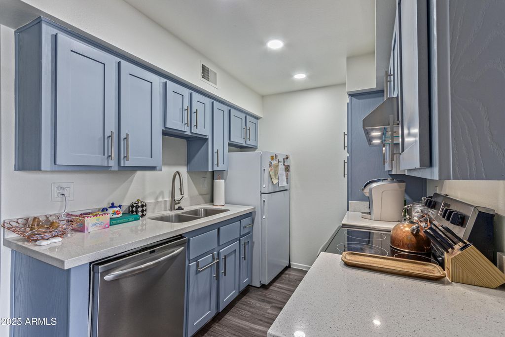 2625 E INDIAN SCHOOL Road 343, Phoenix, AZ 85016 — exterior