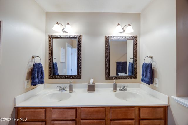 2032 Cambria Drive A, Greenville, NC 27834