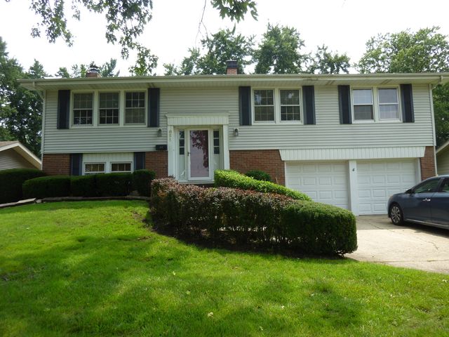 21W651 Glen Valley Drive, Glen Ellyn, IL 60137