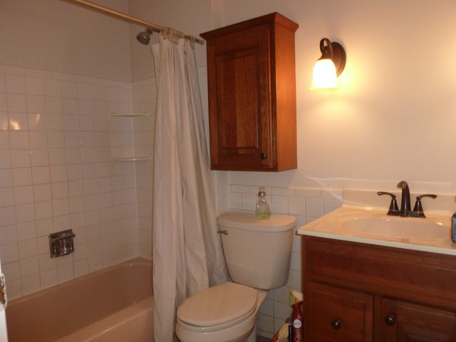 21W651 Glen Valley Drive, Glen Ellyn, IL 60137