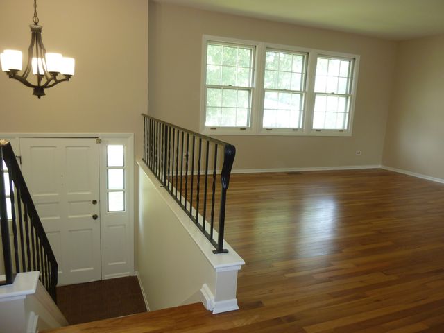 21W651 Glen Valley Drive, Glen Ellyn, IL 60137