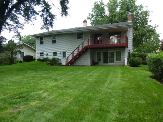 21W651 Glen Valley Drive, Glen Ellyn, IL 60137