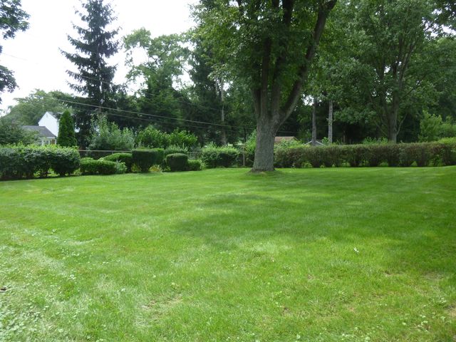 21W651 Glen Valley Drive, Glen Ellyn, IL 60137