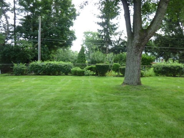 21W651 Glen Valley Drive, Glen Ellyn, IL 60137