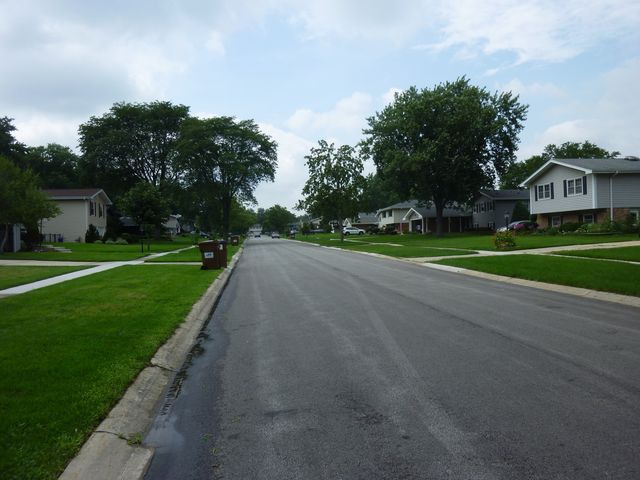 21W651 Glen Valley Drive, Glen Ellyn, IL 60137