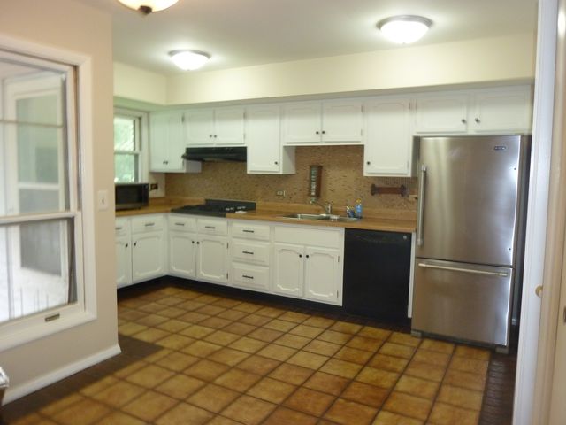 21W651 Glen Valley Drive, Glen Ellyn, IL 60137
