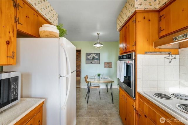 29640 11th Place S, Federal Way, WA 98003