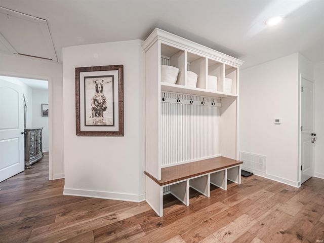 6410 Six School Road, Evansville, IN 47720