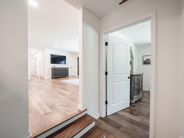 6410 Six School Road, Evansville, IN 47720
