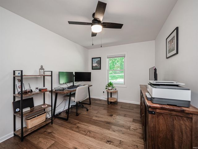 6410 Six School Road, Evansville, IN 47720