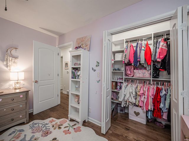 6410 Six School Road, Evansville, IN 47720