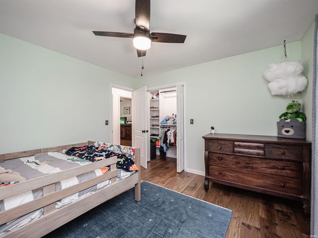 6410 Six School Road, Evansville, IN 47720