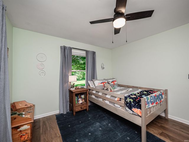 6410 Six School Road, Evansville, IN 47720