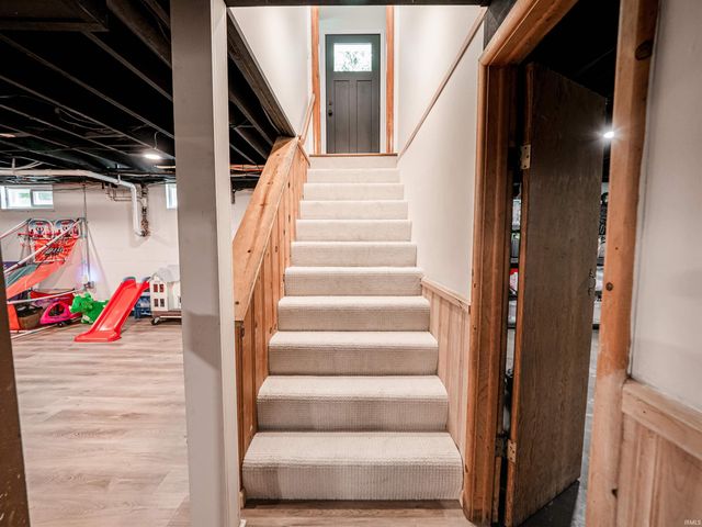6410 Six School Road, Evansville, IN 47720