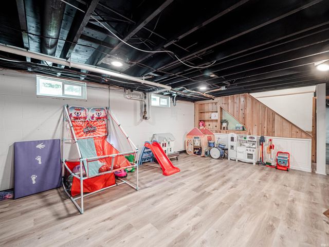 6410 Six School Road, Evansville, IN 47720