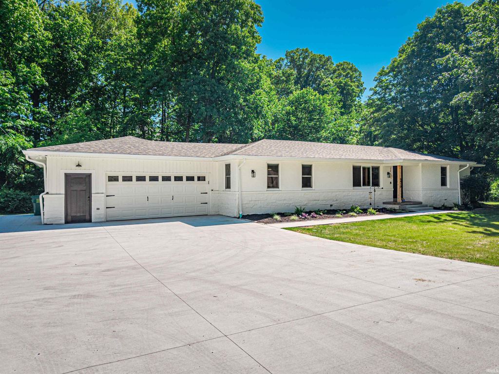 6410 Six School Road, Evansville, IN 47720