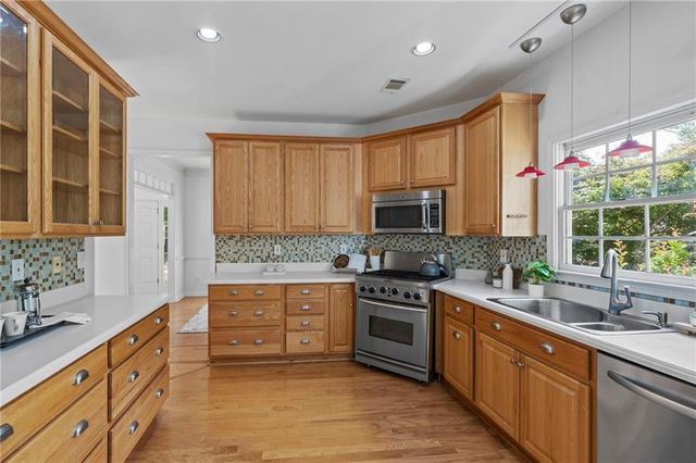 233 Ivy Glen Circle, Avondale Estates, GA 30002