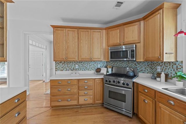 233 Ivy Glen Circle, Avondale Estates, GA 30002