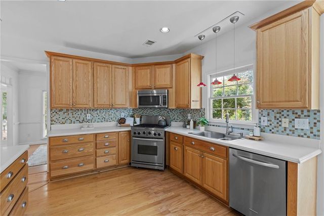 233 Ivy Glen Circle, Avondale Estates, GA 30002
