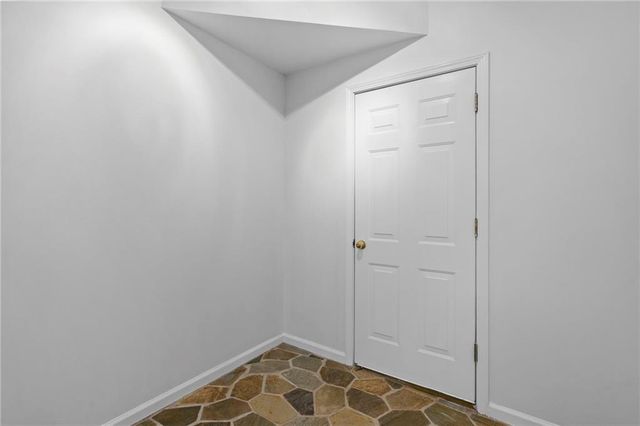 233 Ivy Glen Circle, Avondale Estates, GA 30002