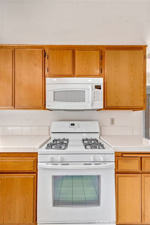 Image 14 of property listing at 2630 Via Genova, Lancaster, CA 93535