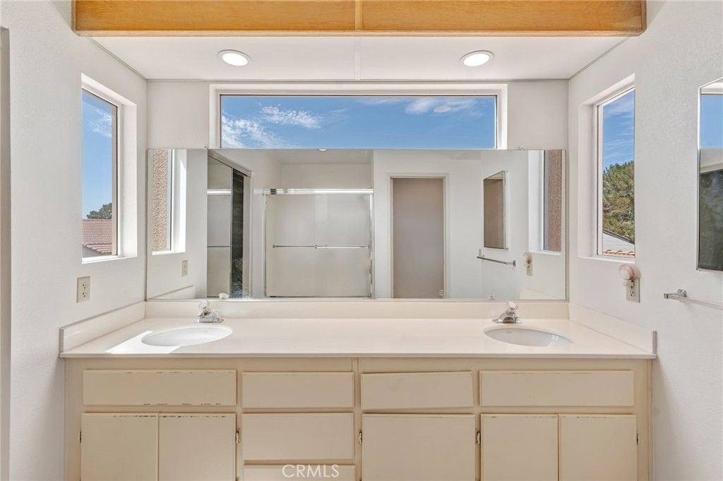 Image 34 of property listing at 2630 Via Genova, Lancaster, CA 93535