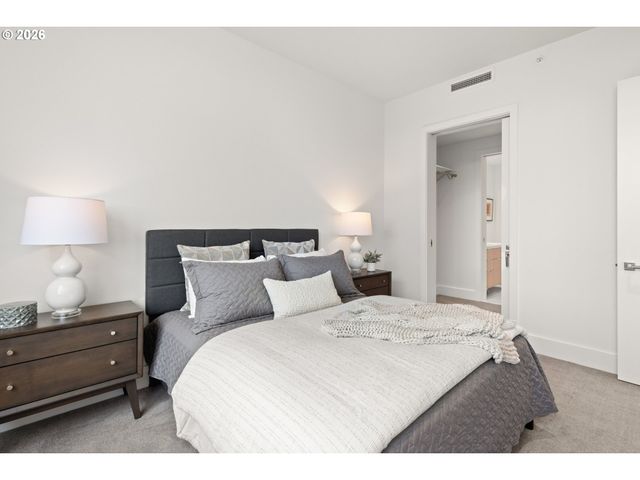 550 Sw 10TH Ave 2810, Portland, OR 97205