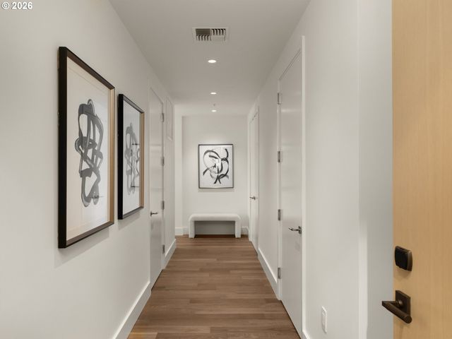 550 Sw 10TH Ave 2810, Portland, OR 97205