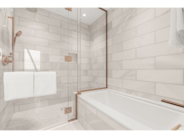550 Sw 10TH Ave 2810, Portland, OR 97205