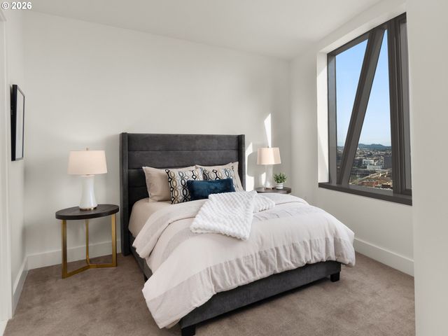 550 Sw 10TH Ave 2810, Portland, OR 97205