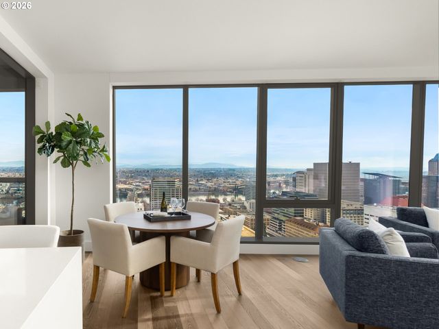 550 Sw 10TH Ave 2810, Portland, OR 97205